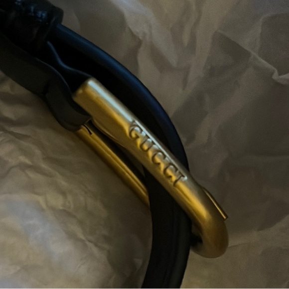 Gucci Black Leather Shoulder Bag with Gold Buckle - Picture 2 of 12